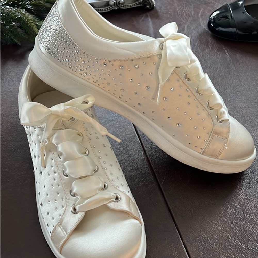 Elegant White Rhinestone Sneakers